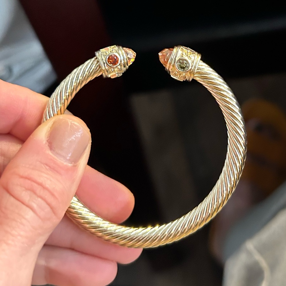 Gorgeous cuff in light gold color with gemstones